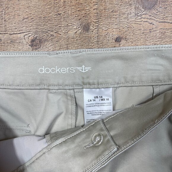 Women's Light Tan Dockers Chino Capri Pants size 14 - Picture 3 of 4